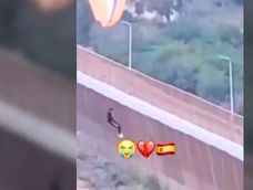 Quiso cruzar a España con un parapente, pero no funcionó el plan.