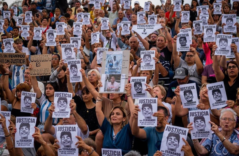 Los carteles con la inscripción si no es perpetua no es justicia.
