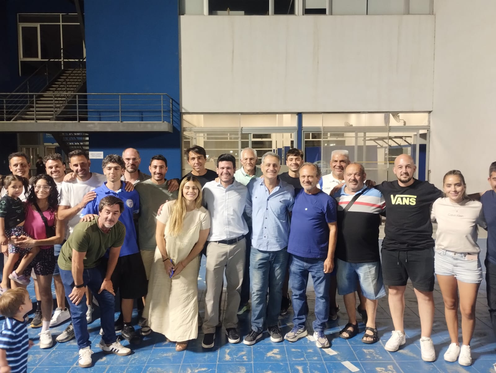 José Mansur el nuevo presidente de la entidad tombina junto a sus colaboradores e integrantes de la nueva CD del club.