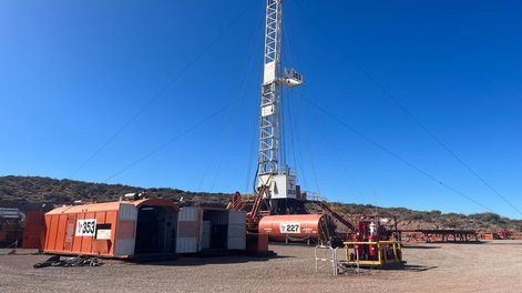 Los Andes | Gobierno y privados estudian las zonas cedidas porque en El Sosneado hay actividad hidrocarburífera. Las tareas de perforación en el yacimiento ccomenzaron a fines de agosto de 2022.