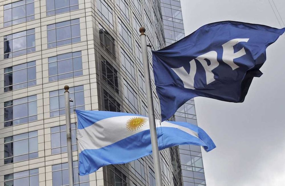 JP Morgan recomendó invertir en YPF. Foto: NA