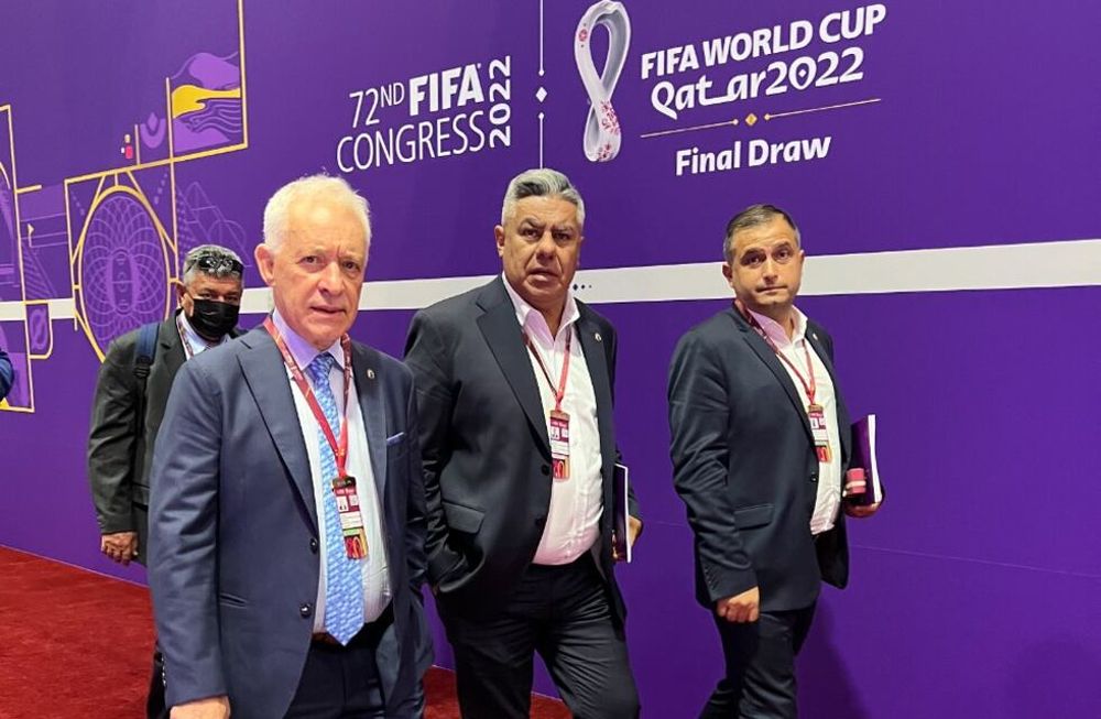 El Presidente de la AFA, Claudio Tapia, junto al secretario General, Víctor Blanco y el Prosecretario, Luciano Nakis, participaron del 72° Congreso de la Fifa. (Prensa AFA).
