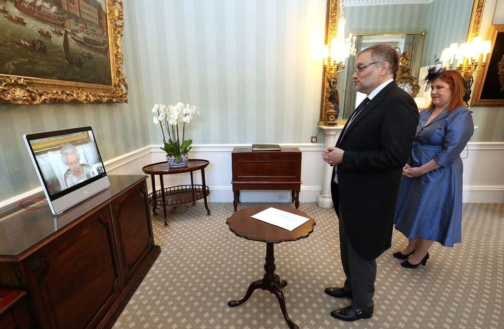 El embajador de la Argentina ante el Reino Unido e Irlanda Javier Figueroa, al momento de entrega de las cartas credenciales a la Reina / Foto: Reuters