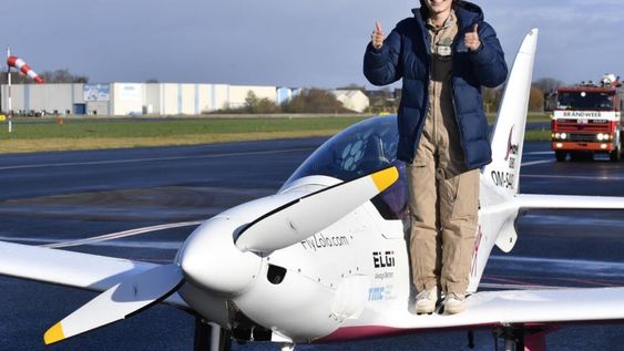 A los 19 años, la mujer piloto consiguió completar una aventura que combinó aviación, planificación y resistencia ante condiciones muy diferentes.