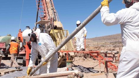 Las empresas se preparan para salir a explorar al campo