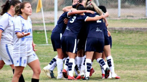 Las Pumas vencieron a las Tombinas en la segunda semi. Ahora deberán definir la Copa de Oro frente a Gimnasia. /Gentileza prensa de Las Pumas