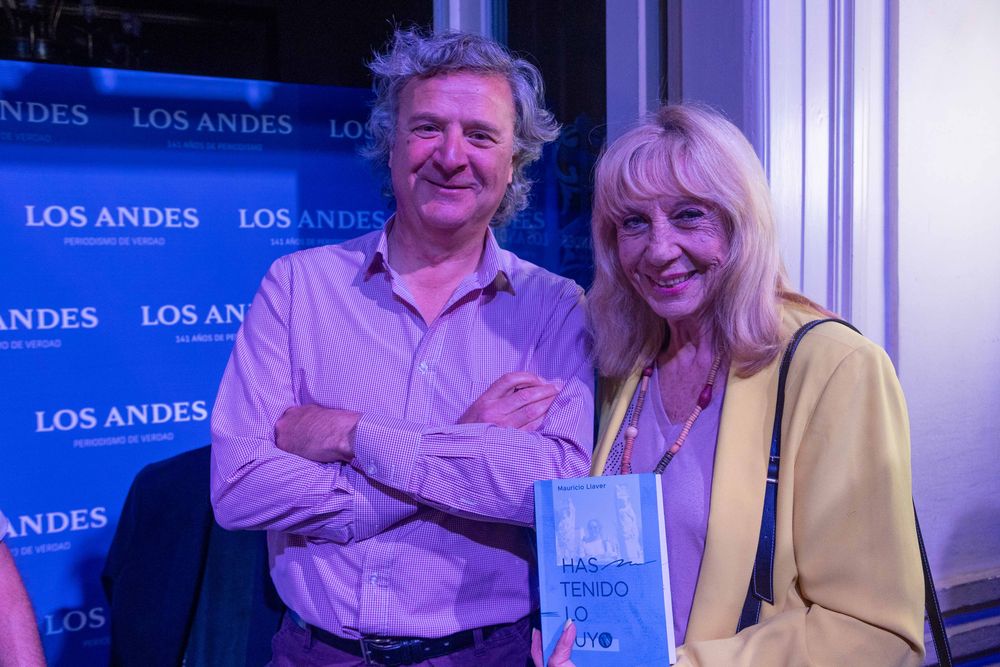 Mauricio Llaver y la periodista Lila Levinson, en un reencuentro lleno de afecto y admiración mutua.