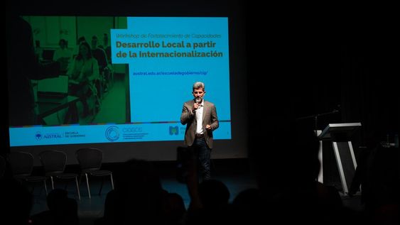 Ulpiano Suarez participó del seminario “Desarrollo local a partir de la internacionalización”