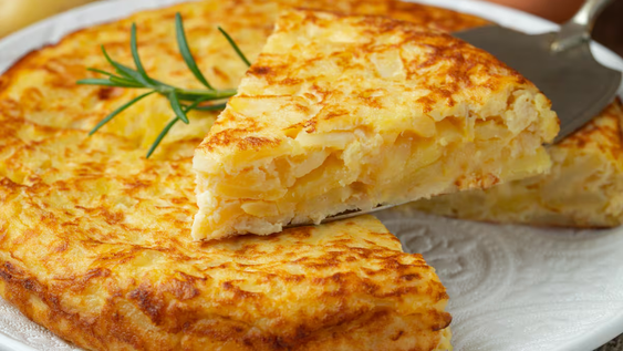 Tortilla casera con recetas, comida rendidora e ingredientes simples de siempre.