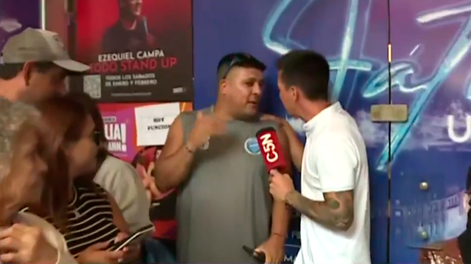 Un mendocino respaldó a Milei frente al Teatro Roxy: “Sí, vuelve la cultura del trabajo”.