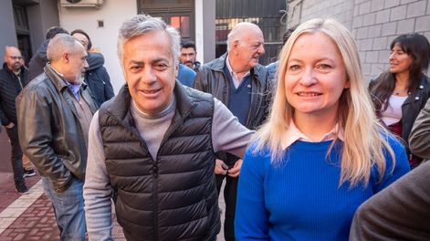 Los Andes | Cambia Mendoza En el comité radical de calle Alem se anunciaron los integrantes de las listas a Diputados Nacionales.Estuvieron presentes el gobernador de Mendoza Rodolfo Suarez, Alfredo Cornejo, Hebe Casado, Lisandro Nieri, Patricia Gimenez, Hebe Vázqu