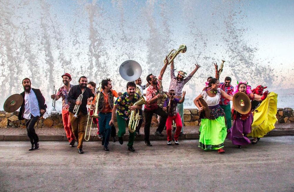 América Latina es una fiesta con Banda Conmoción