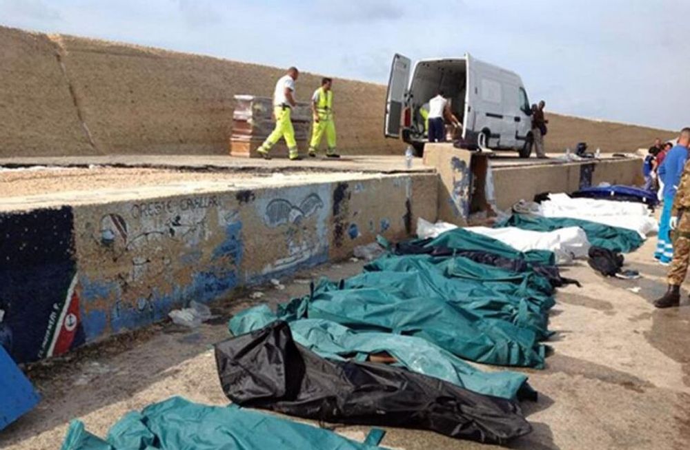 Ascendieron a 130 los muertos en el naufragio de un barco de inmigrantes en Italia