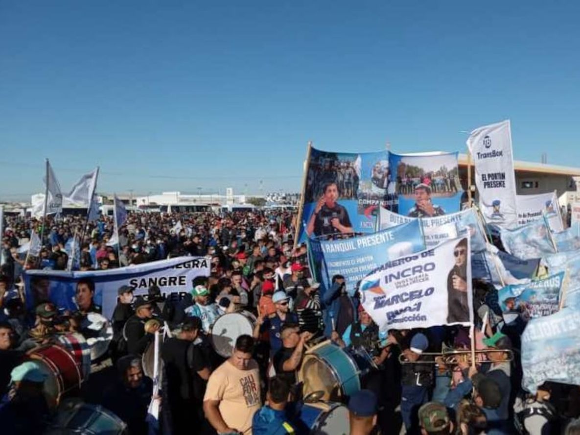 Los petroleros acuerdan cada mes el aumento salarial una vez que se conoce el dato de inflación del Indec. (Imagen ilustrativa)