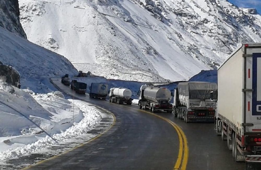 El autor asegura que invertir en la modernización de rutas, optimizar los procesos estatales de control y facilitar el acceso a nuevas tecnologías.