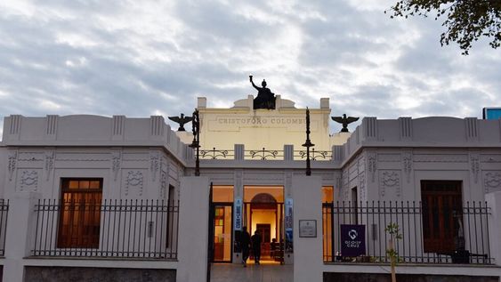 Exposición de ilustradores, coleccionismo y cosplayer en el Cristóforo Colombo