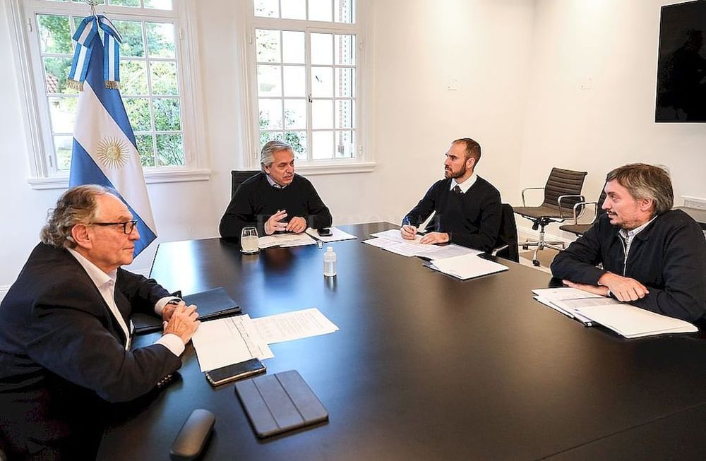 Martín Guzmán junto al presidente Alberto Fernández y los diputados Carlos Heller y Máximo Kirchner, impulsores del proyecto de aporte solidario de las grandes fortunas.