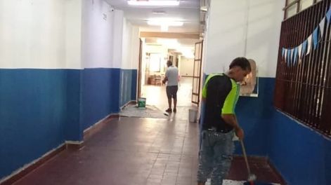 El Ministerio de Educación &nbsp;de Mendoza avanza con el operativo verano de pintura 2026 en establecimientos educativos de toda la provincia. Foto: Gobierno de Mendoza