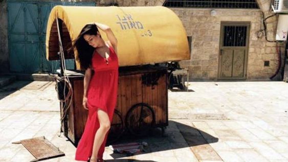 Victoria Vanucci cenó con Michael Douglas y le vendió lencería a Catherine