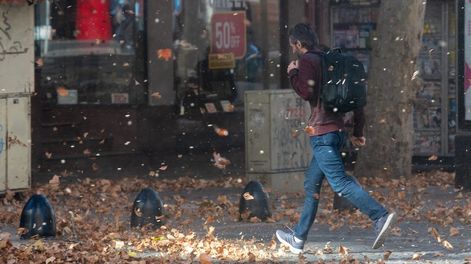 Para este viernes ell viento Zonda bajo al llano y con rafagas de fuerte intesidad en la ciudad de Mendoza. Foto: Ignacio Blanco / Los Andes