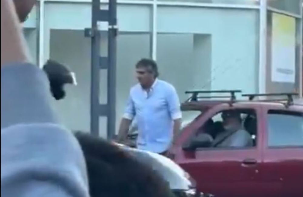 Enzo Francescoli protagonizó un accidente de tránsito y se viralizó un video.