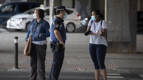 Los Andes | Madrid se despertó el sábado en su primer día de confinamiento parcial, con la policía controlando las entradas y salidas de la capital de España, que se ha convertido en el epicentro de la segunda ola del coronavirus en Europa.
