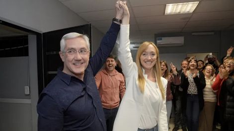 La senadora nacional, Anabel Fernández Sagasti y el dirigente peronista, Jorge Tanús.&nbsp;