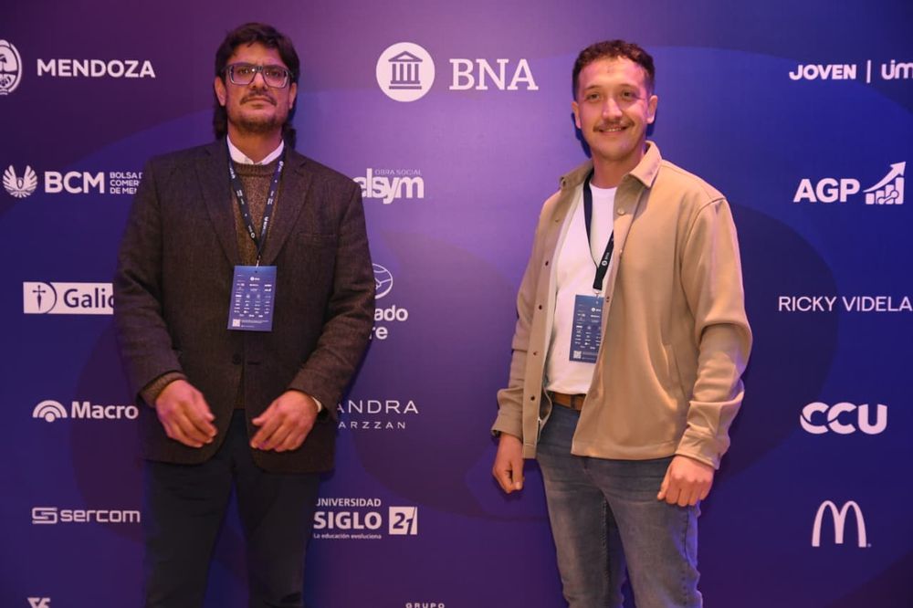 Jonathan Guarro y Benjamín Scarchellic, de Grupo Redes del Oeste, participaron del encuentro en el Sheraton Mendoza. 