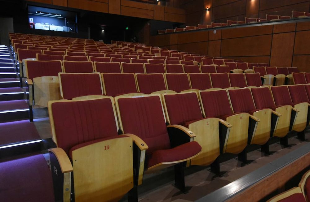 El Gobernador de Mendoza Rodolfo Suarez, anunció que volverán a trabajar los cines en la provincia de Mendoza. Foto: José Gutiérrez / Los Andes.