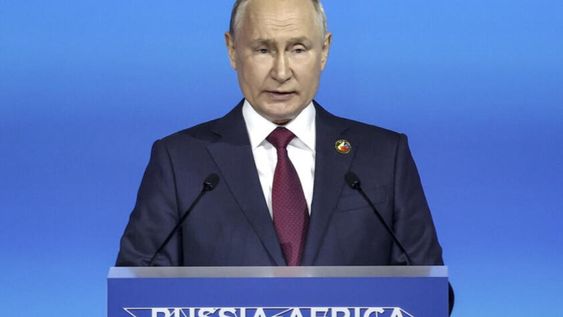 El presidente ruso, Vladimir Putin, durante su discurso en la cumbre Rusia-África que se celebra por estas horas en San Petersburgo.
