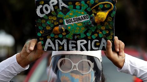 En Brasil, miles de ciudadanos no quieren saber nada con la Copa América. (AP)