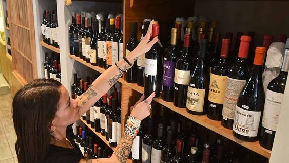 En el acumulado de enero a noviembre, las ventas de vino en el mercado interno acumulan una caída del 1,3% en comparación con el mismo periodo de 2023. Foto: Los AndesFoto: José Gutierrez / Los Andes