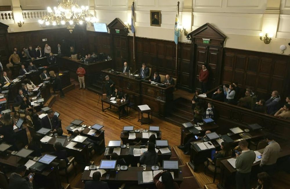 Sesión del Senado en Mendoza. Legislatura. Orlando Pelichotti / Los Andes