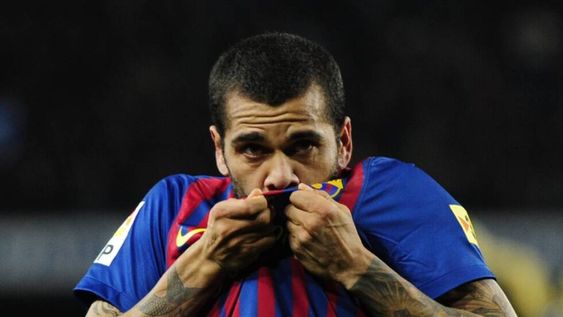 Dani Alves reforzará al club en este resurgir de la mano de Xavi (AP)