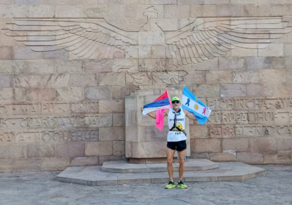 A lo Forrest Gump: quién es el gendarme retirado y atleta que corre por el país promoviendo hábitos saludables
