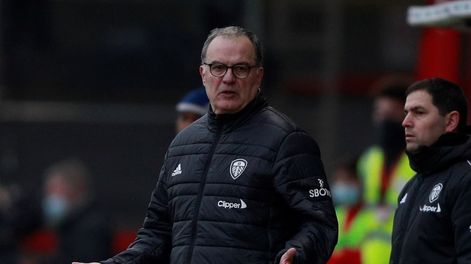 El entrenador de Leeds United, Marcelo Bielsa, sigue sin triunfos.