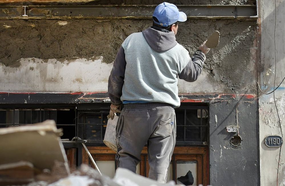 La Construcción, uno de los sectores más golpeados por los despidos y las suspensiones. Foto: Orlando Pelichotti