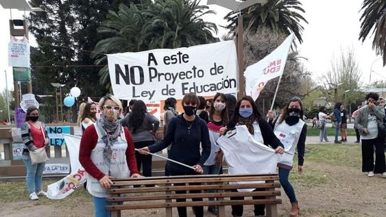 Una Ley de Educación sólo puede concretarse en una construcción social con procesos amplios y extensos. Los y las trabajadoras de la Educación exigimos tener voz y representación.