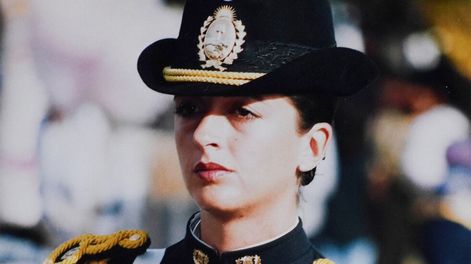 Los Andes | Primer mujer policía del país muerta en cumlimiento del deber. Érica Beatriz Bercich López falleció camino a un operativo en Guaymallén junto a su compañero al estrellarse el móvil.