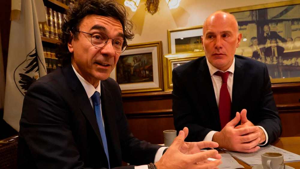Vadim Mischanchuk (izquierda) y Martín Etchart (derecha), los defensores de Cosachov.
