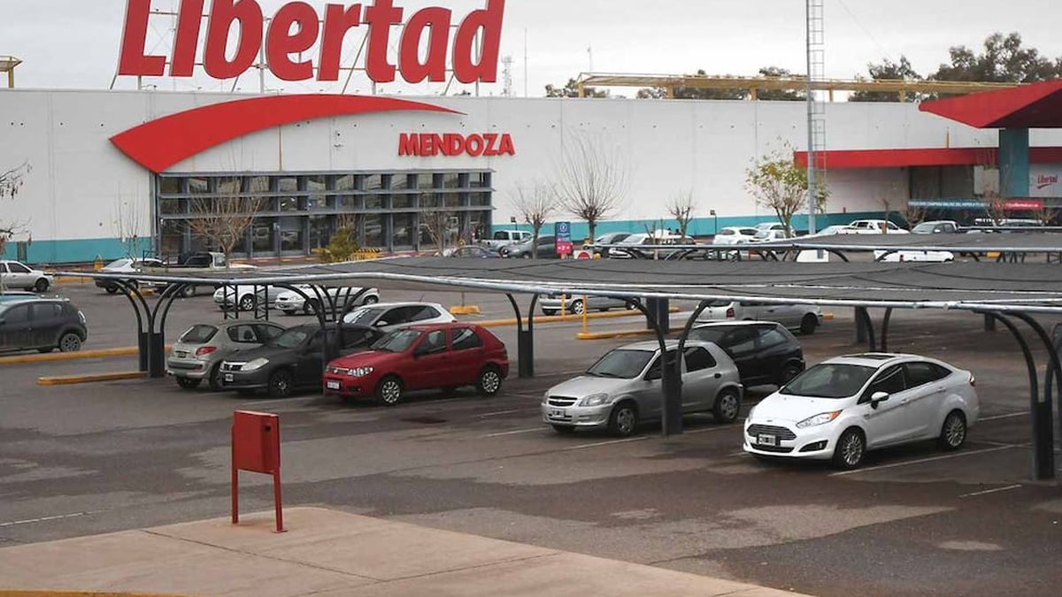 Sucursales del hipermercado Libertad abren con La Anónima, ¿qué pasa en Mendoza?