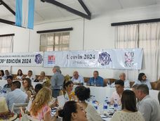 La tradicional cata a ciegas de UCOVIN, que cada año rota de sede entre los tres departamentos del Valle de Uco, celebró su 30ª edición en 2024. La tradicional cata a ciegas de UCOVIN, que cada año rota de sede entre los tres departamentos del Valle de Uco, celebró su 30ª edición en 2024.