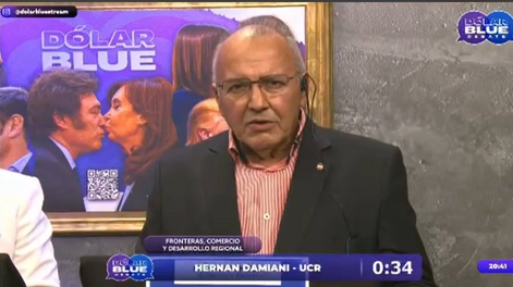 Hernán Damiani, segundos antes de sufrir una descompensación durante un debate político.