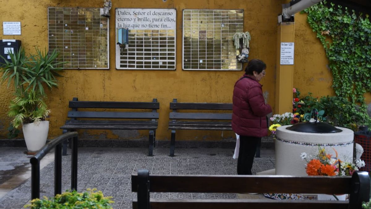 Descanso eterno: los cinerarios de iglesias ganan terreno en Mendoza