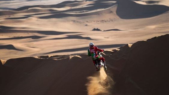 La organización del Dakar 2021 comunicó el fallecimiento del motociclista Pierre Cherpin, quien había protagonizado una dura caída en la séptima etapa.