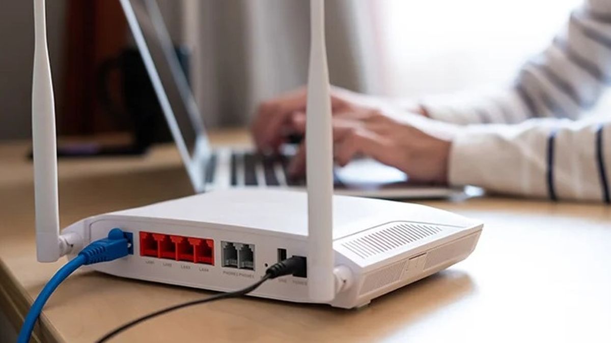 Los expertos concluyen: poner el router en este lugar de la casa mejora la señal del WiFi sin gastar de más