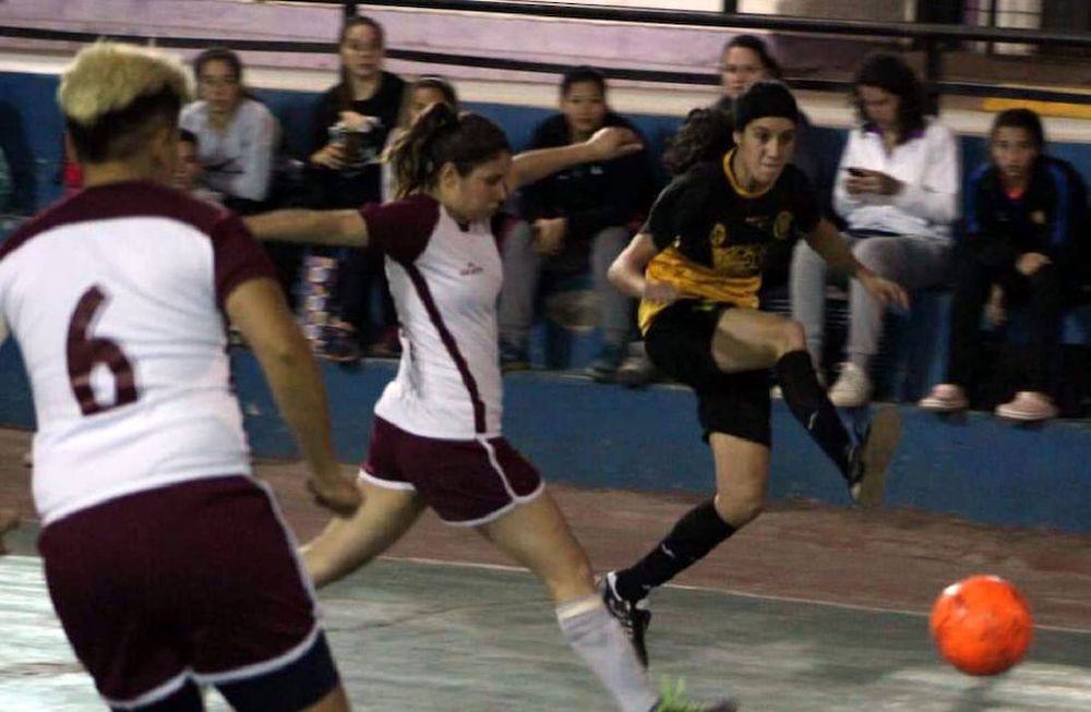 Ganan y lideran en el Futsal Femenino