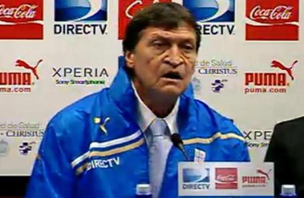 Falcioni sigue en la cuerda floja como DT en Chile