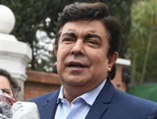 Ordenan reabrir la causa donde investigan a Fernando Espinoza por presunto abuso sexual