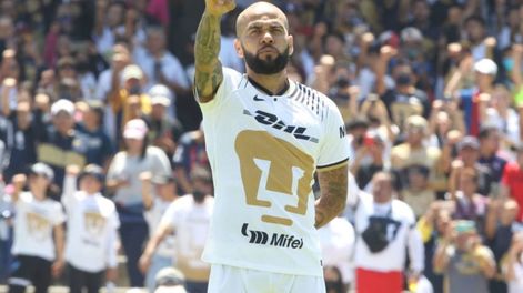 Dani Alves, actual jugador de los PUMAS de México, se encuentra detenido en España. Foto: Prensa UNAM